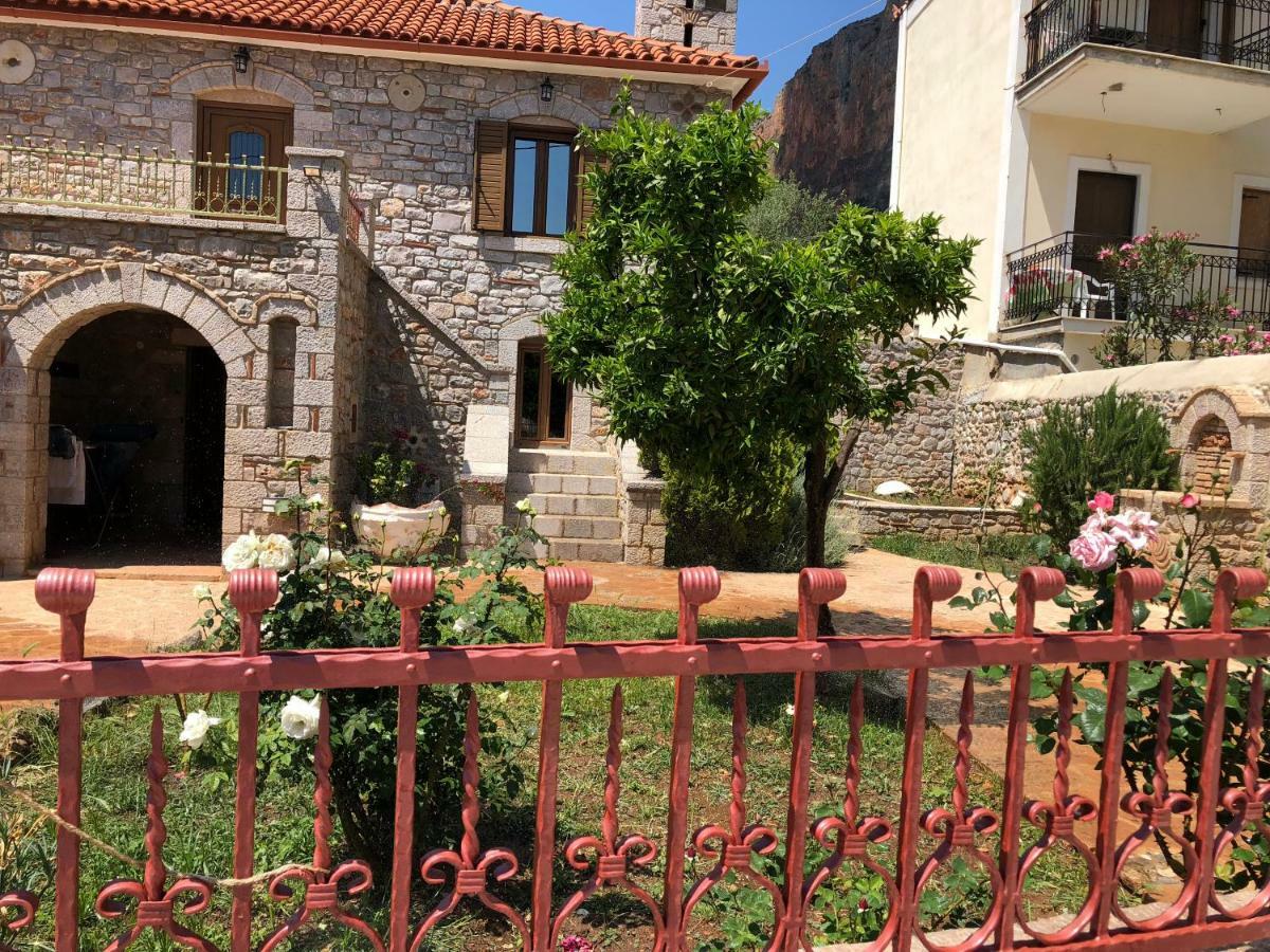 Haus Kleopatra Villa Leonidio Exterior photo